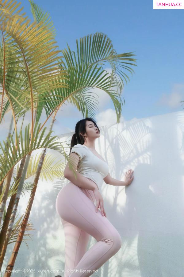   [XiuRen]高清写真图 2025.11.21 No.11018 南乔 无内灰丝第10张图片